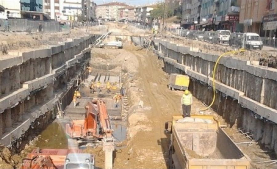 Metro inşaatında bir işçi yüksekten düşerek yaralandı