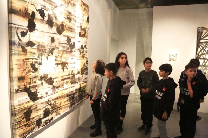 Küçükçekmeceli öğrencilere karne hediyesi
