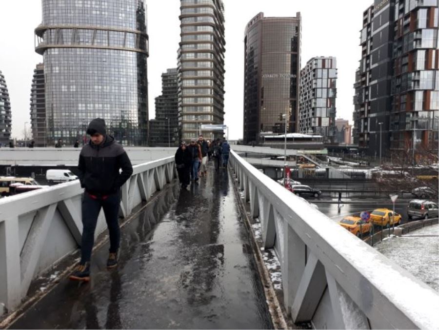 İstanbul’da kar yağışı etkisini sürdürüyor