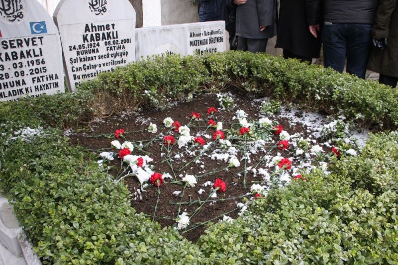 Ahmet Kabaklı mezarı başında anıldı
