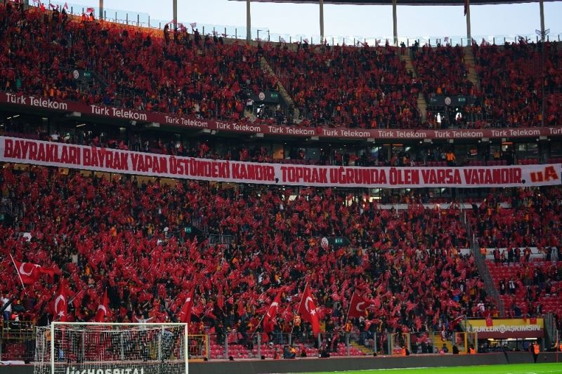 Galatasaray - Gençlerbirliği maçında İdlib şehitleri unutulmadı
