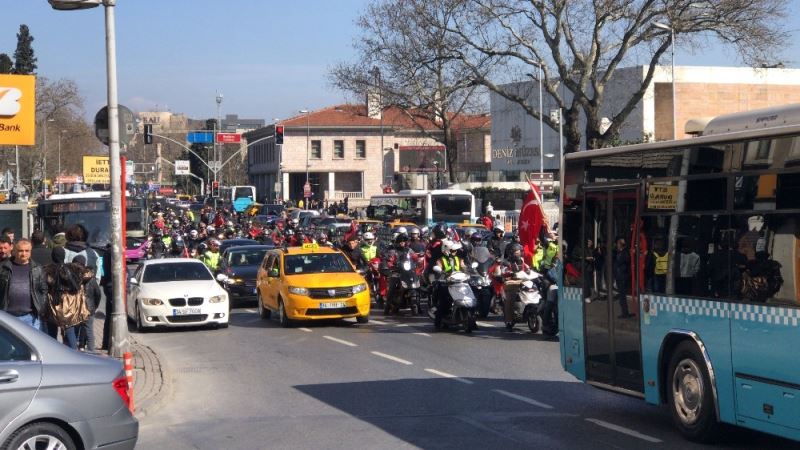 İstanbul’da motosikletlilerden İdlib şehitleri için konvoy
