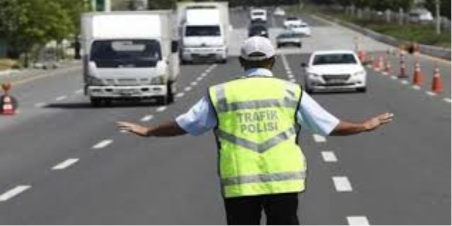 ‘Dur’ ihtarında bulunan polisin üstüne sürdüğü araç silah sayıldı