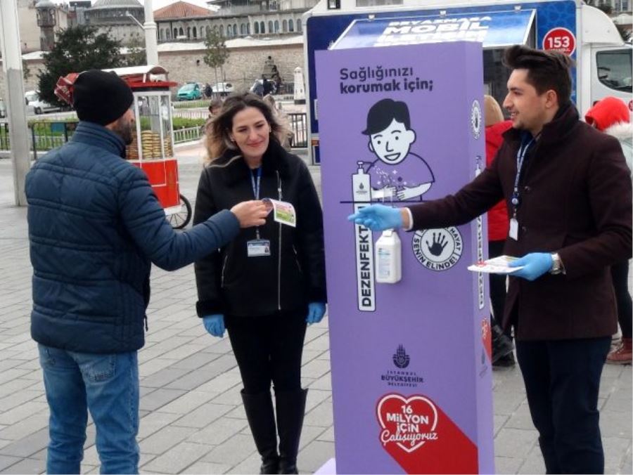 Taksim’de korona virüs bilgilendirme çalışması