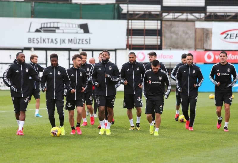 Beşiktaş’ta futbolculara mesaj gitti: 