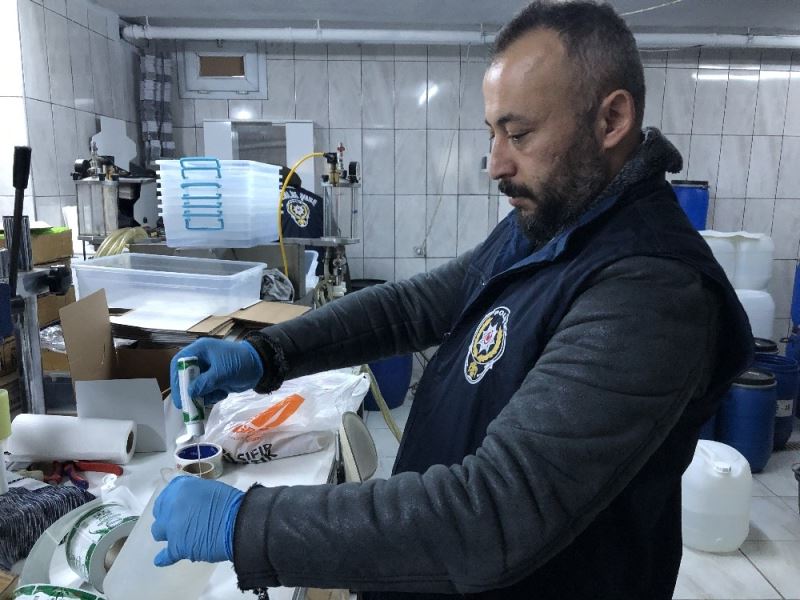 Esenyurt zabıtası ve polisten kahvehane denetimleri