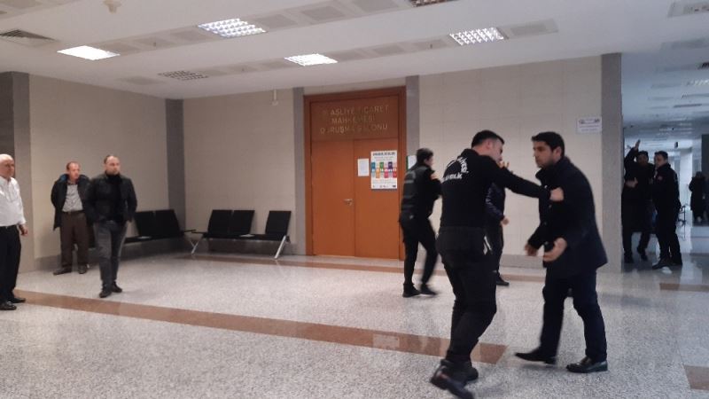 Makas terörü davasındaki tahliye kararı adliyeyi karıştırdı
