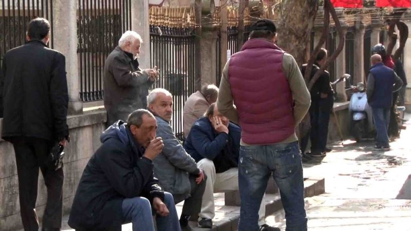 (Özel) İstanbul’da 65 yaş üstü yaşlılar sokağa çıkma yasağına uymadı
