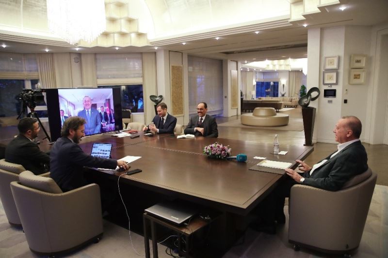 Cumhurbaşkanı Erdoğan bakanlarla video konferansla görüştü
