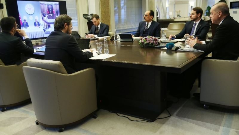 Cumhurbaşkanı Erdoğan, Bilim Kurulu üyeleriyle telekonferansla görüştü
