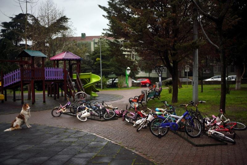 Çocuk bisikletleri korona virüsle yalnız kaldı
