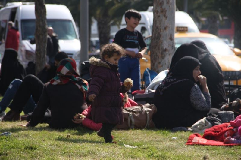 İstanbul’daki mülteciler sınır kapısından gelecek müjdeli haberi bekliyor
