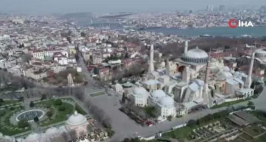 Tarihi Sultanahmet Meydanı tarihin en sakin günlerini geçiriyor