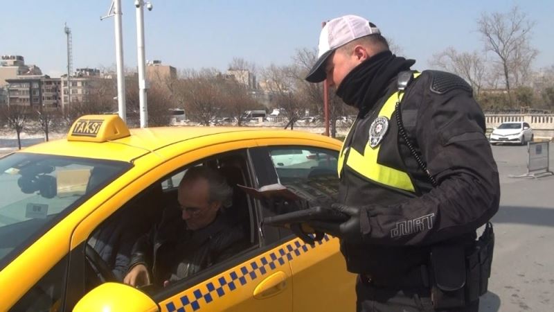 Taksim’de ticari taksi ve otobüslere uygulama
