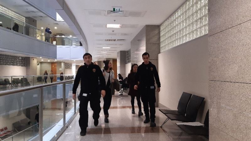 Öz kızına darp görüntüleriyle tepki toplayan baba hakim karşısında
