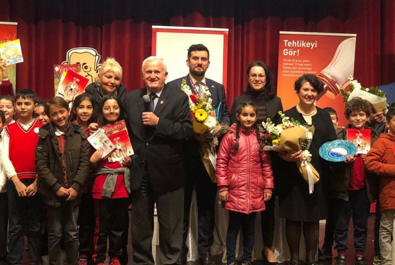 Türk Böbrek Vakfı miniklere tuz ve şekerin zararını anlattı
