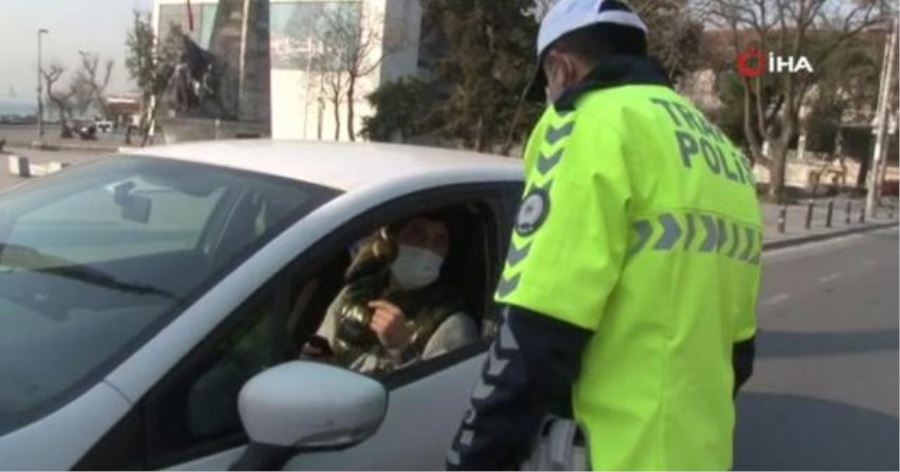 Beşiktaş’ta polis, trafikteki sürücüleri denetledi