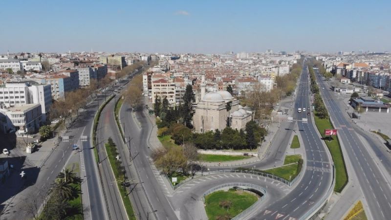 Fatih’in en işlek caddeleri bomboş kaldı
