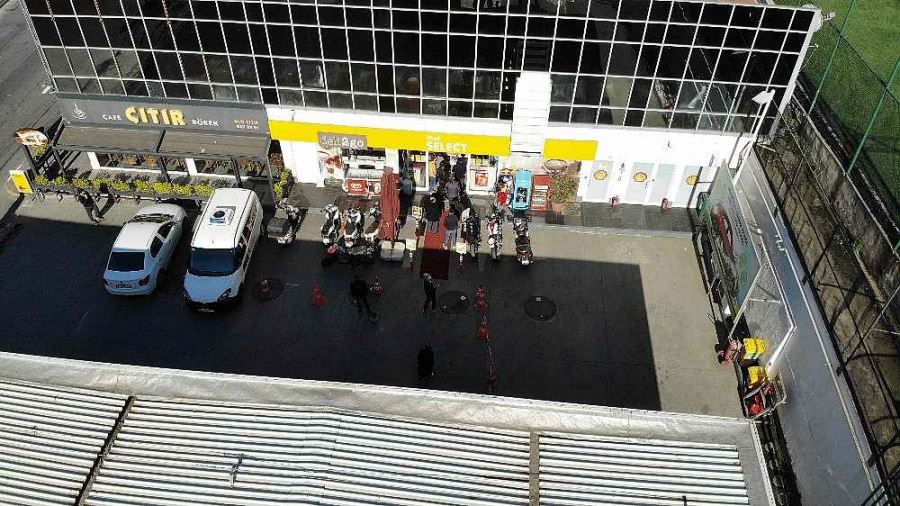 (Özel) Sigara almak için geldikleri benzin istasyonunda ceza yediler