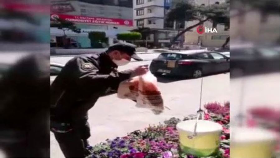 Bekçiler korona virüs günlerinde mahalleli için seferber