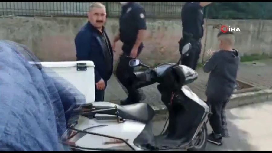 Sokakta çocuğu ile yakalanan baba, ceza yememek için polise dil döktü