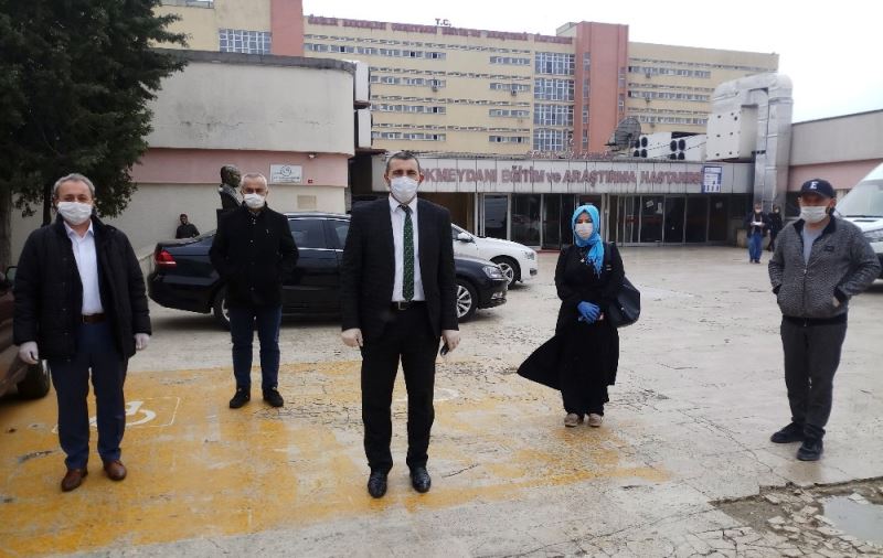 Korona virüs ile mücadele eden sağlık çalışanlarına sarma ikramı
