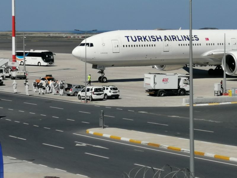 Suudi Arabistan ve Birleşik Arap Emirlikleri’ndeki Türkler, yurda getirildi
