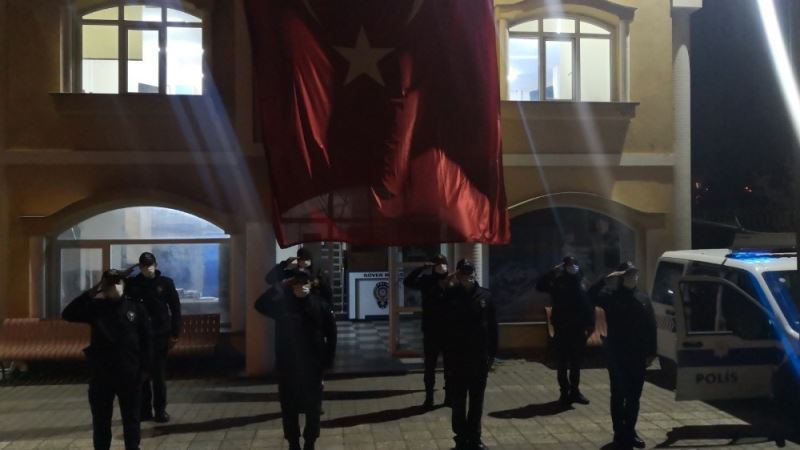 Cumhurbaşkanı Erdoğan’ın “İstiklal Marşı” çağrısına İstanbul polisinden tam destek
