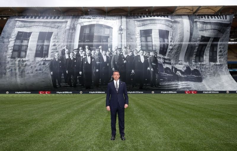 100 yıl önceki fotoğraf, Fenerbahçe Stadı’nda dalgalandı
