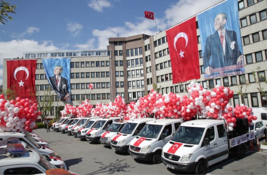Kadıköy’de 23 Nisan coşkusu: Balonlar gökyüzünde buluştu