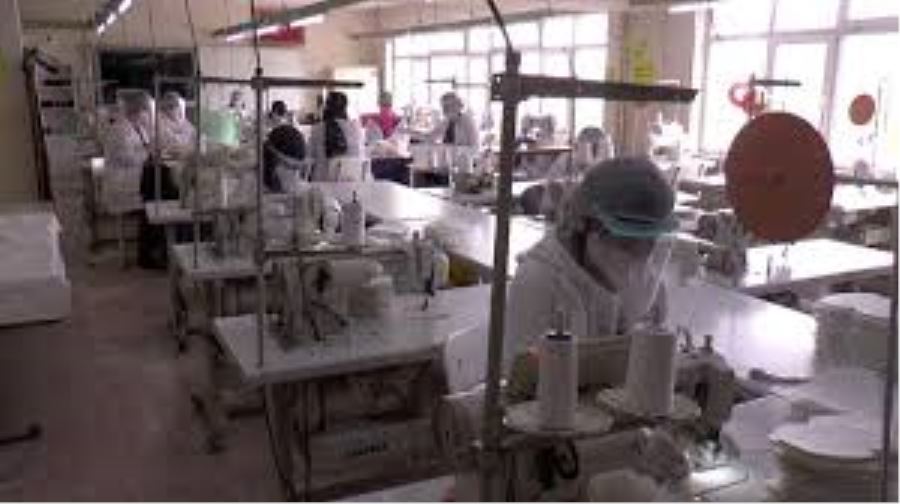Kağıthaneli öğrenciler günde 10 bin maske üretiyor
