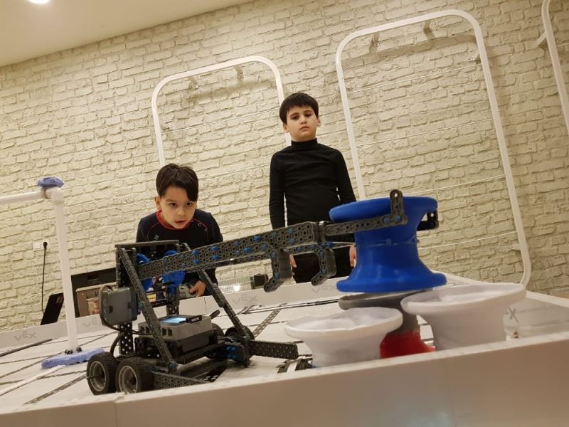 Eyüpsultan’ın çocukları VEX World Robotics’te dünya 3.’sü oldu
