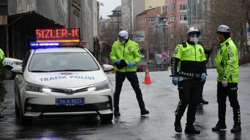 (Özel) Yasağı dinlemeyip sokağa çıktı, cezayı yiyince 