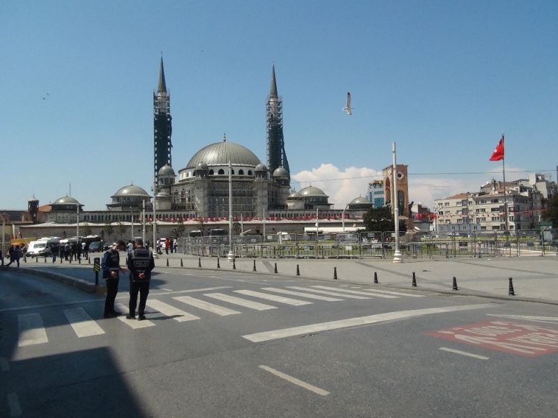 Taksim Meydanı’na çıkmak isteyen 9 kişi gözaltına alındı
