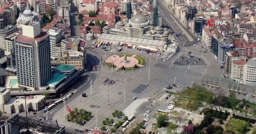 Taksim Meydan’da sessizlik havadan görüntülendi