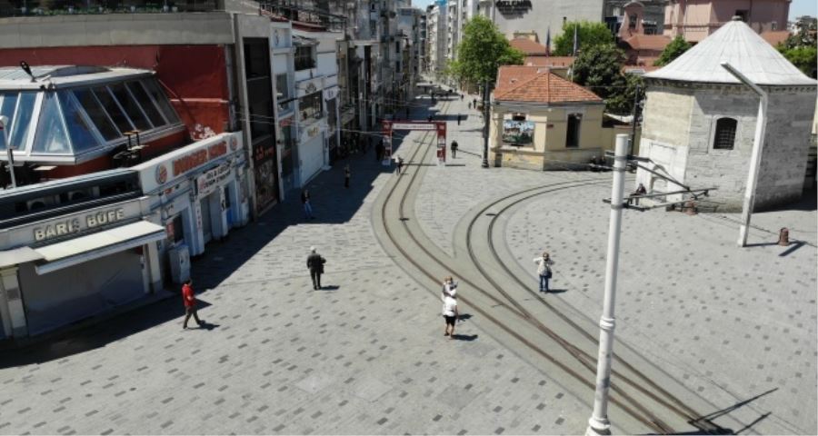 Taksim Meydanı yaşlılara kaldı