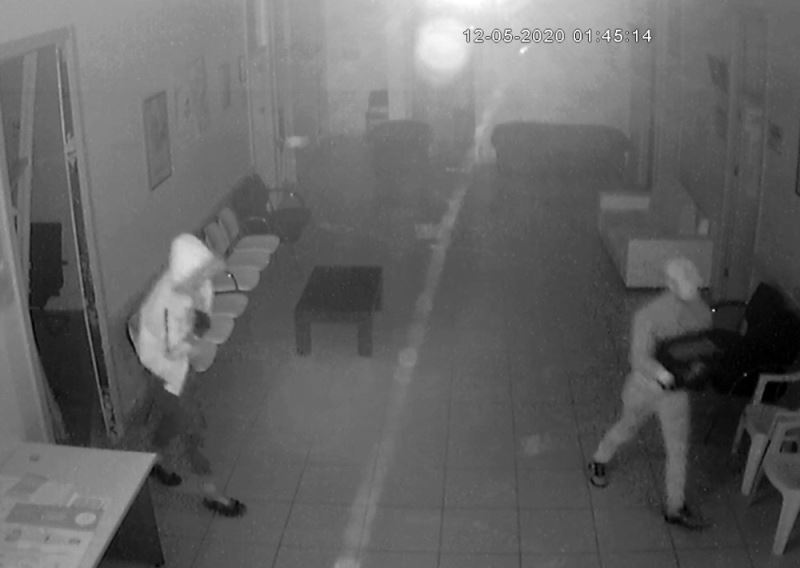 (ÖZEL) Vicdansız hırsızlar aile sağlık merkezini soydu, vatandaşlar mağdur oldu