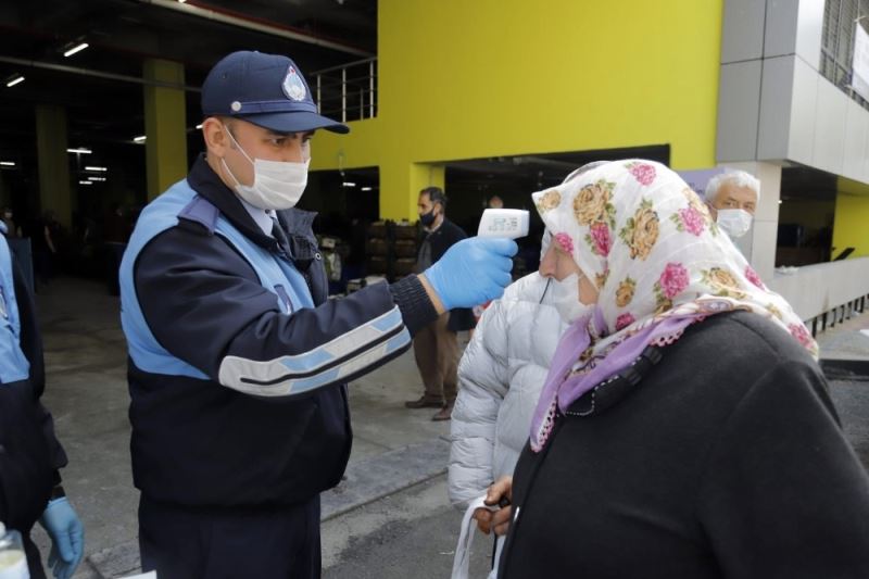 Pazaryeri taşındı, esnaf ve mahalle sakinleri Başkan Öztekin’e teşekkür etti
