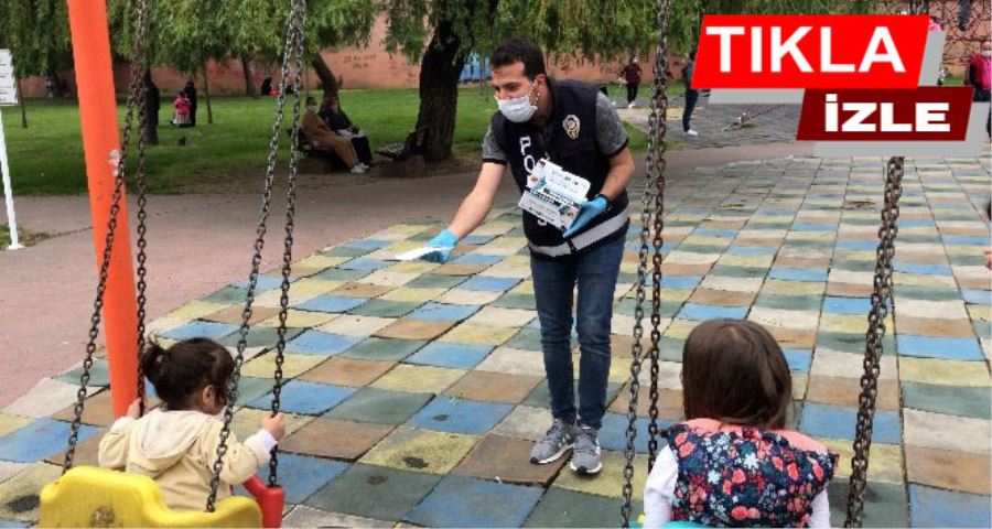 (Özel) Polis parklardaki çocuklara maske takınca renkli görüntüler oluştu