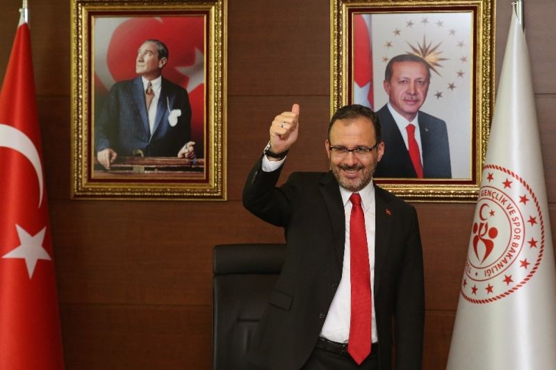 Bakan Kasapoğlu, Gençlik Haftasında temsilci gençlerle bir araya geldi
