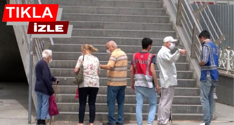 Asansör bozuk olunca yaşlı vatandaşları polisler sahile taşıdı