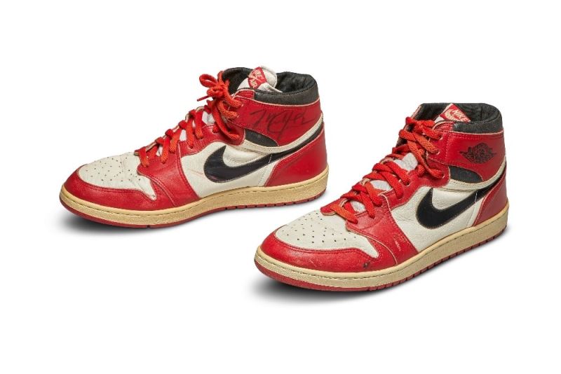 Michael Jordan’ın imzalı ayakkabısı 560 bin Dolar’a satıldı

