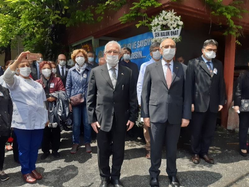 İstanbul Tıp Fakültesi’nin duayen hocası Prof. Dr. Mehmet Emin Darandeliler fakültede anıldı
