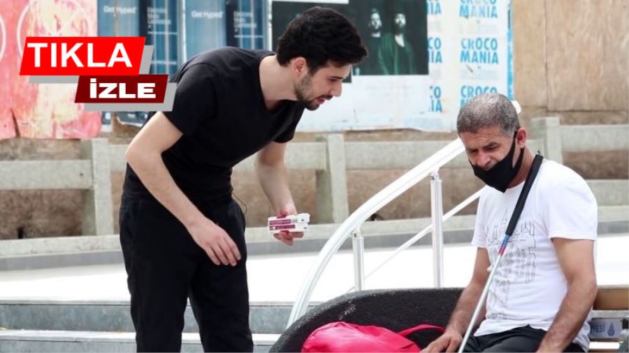 İyilik Akımı başlattılar, mendil satıcılarını sevindirdiler