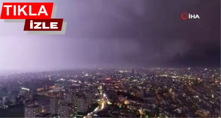 İstanbul’da şimşekler gökyüzünü aydınlattı