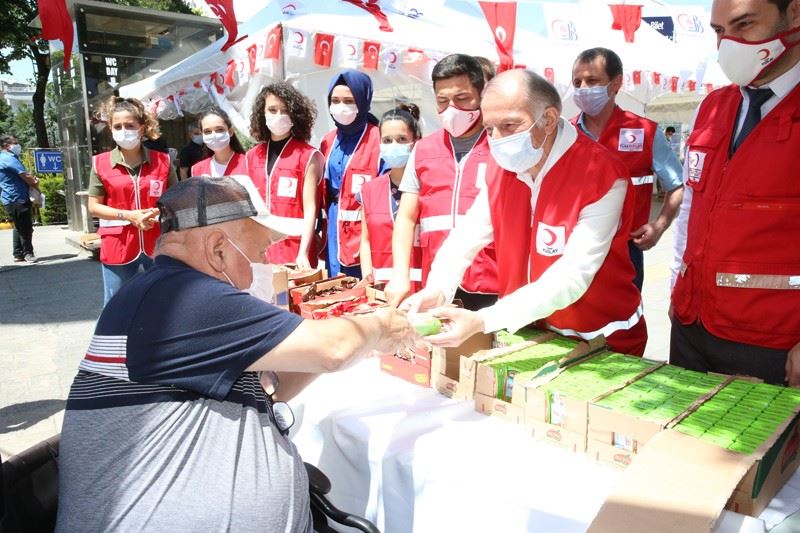 Bayrampaşalı’lar Kızılay’a kanlarıyla destek oldular
