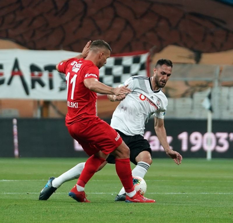 Süper Lig: Beşiktaş: 0 - Antalyaspor: 2 (İlk yarı)