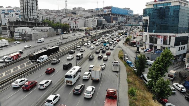 E-5’teki yoğun trafik havadan görüntülendi
