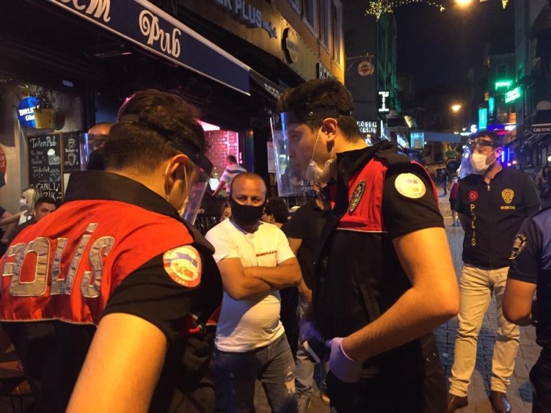 Beşiktaş’ta kafe ve barlara ‘yeni normal’ denetimi