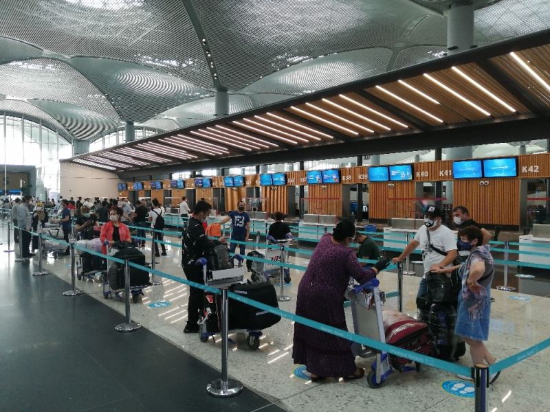 İstanbul’dan tahliye uçuşları sürüyor
